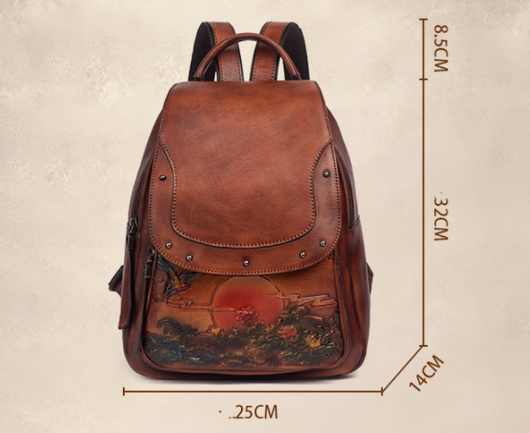 Mochila de Cuero Genuino para Mujer con Grabado Retro y Acabado Personalizado - Image 9