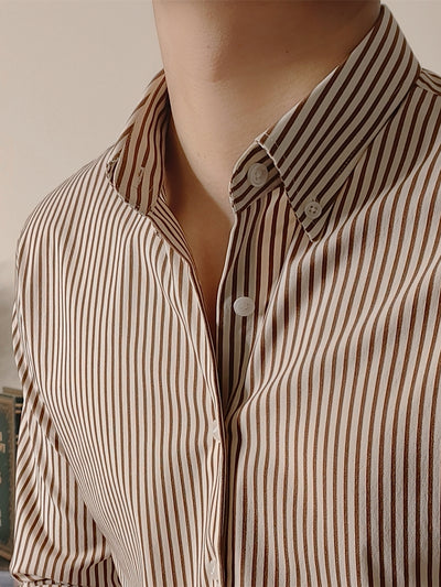 Camisa Slim Fit a Rayas Café para Hombre - Image 4
