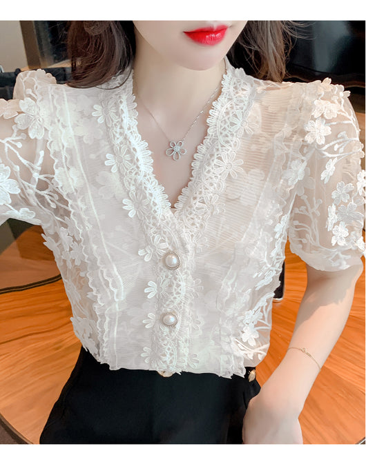 Blusa de Encaje con Flores 3D y Cuello V - Image 13