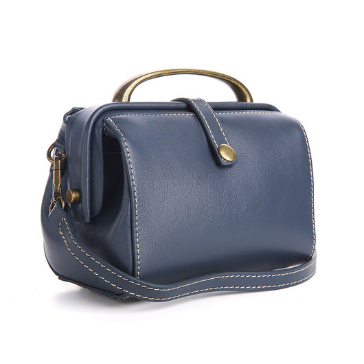 Bolsa Mensajera de Cuero para Mujer - Diseño Minimalista - Image 4