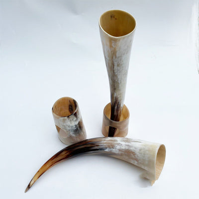 Copón de Vino XXL con Asas de Cuernos y Decoraciones Doradas - Image 2