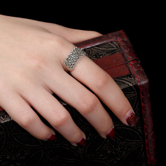 Anillo de Plata Tailandesa Vintage con Incrustaciones de Piedra Marksai para Mujer
