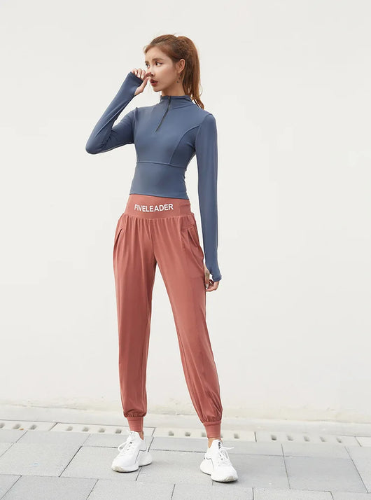 Pantalones deportivos con cintura ajustable y lettering - Image 32