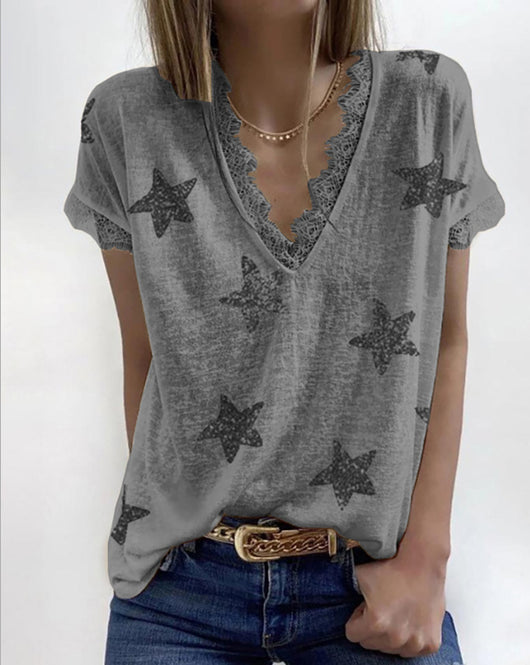 Blusa Estampada con Escote en V y Detalles de Encaje - Image 21