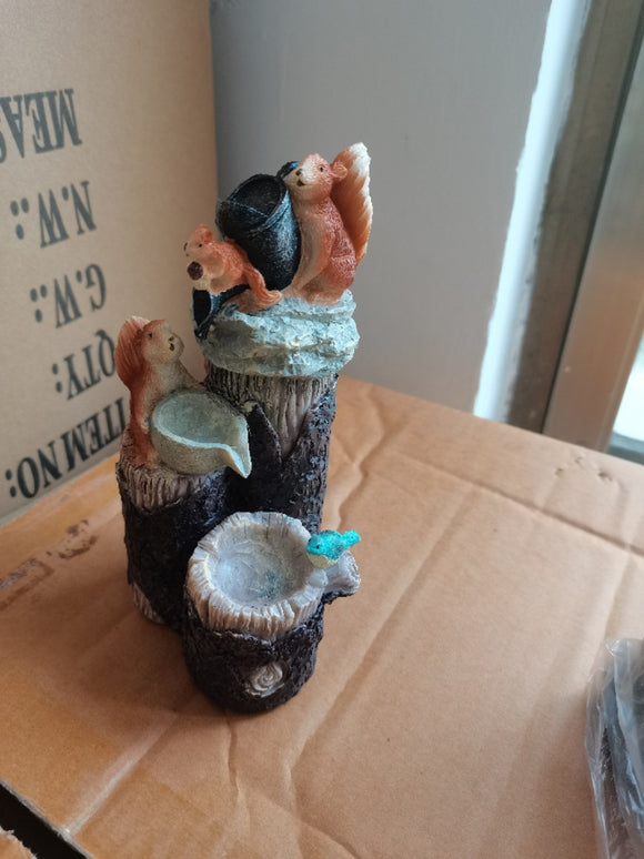 Figuras Decorativas de Resina para Jardín - Pato y Ardilla
