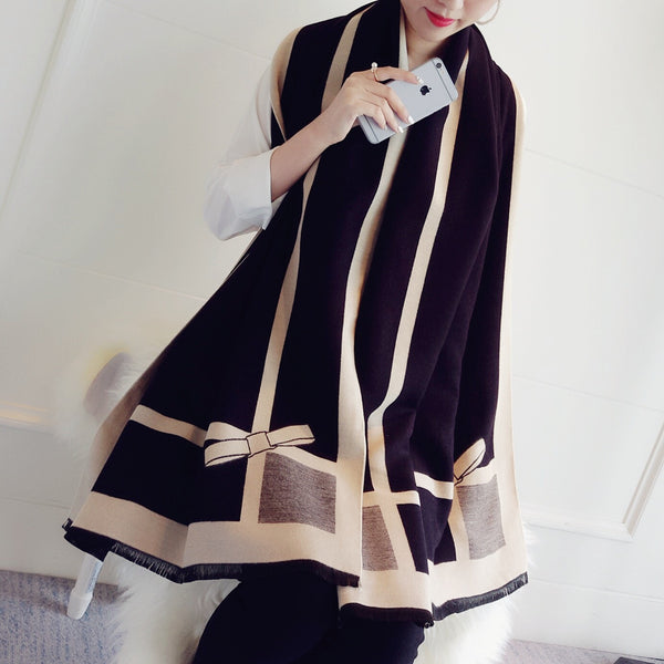 Poncho Reversible con Moño - Diseño Elegante Doble Cara