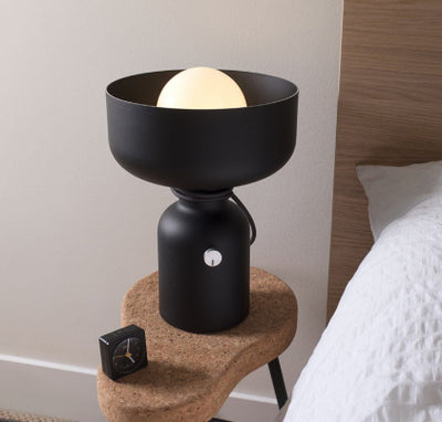 Lámpara de Mesita Moderna para Dormitorio con Diseño Creativo - Image 5