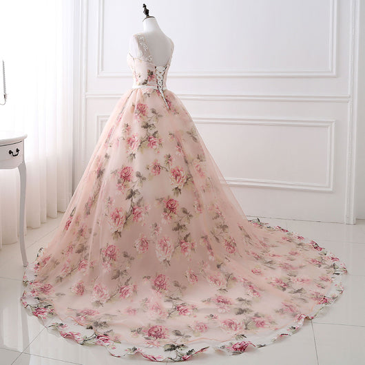 Vestido de Fiesta Elegante con Escote Corazón y Cola Larga - Image 13