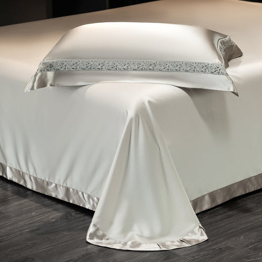 Juego de Cama Satinado de Algodón Sedoso con Detalles Calados - Image 14