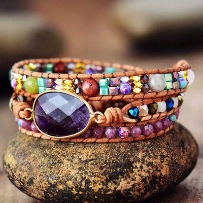 Pulsera Étnica de Cuero con Grano de Madera y Cristal - Image 3