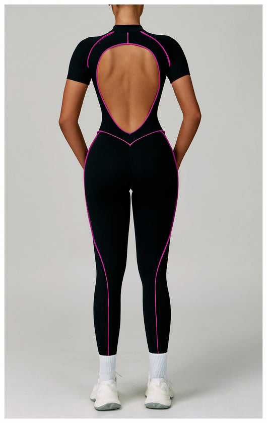 Jumpsuit Deportivo con Espalda Abierta y Detalles en Contraste - Image 12