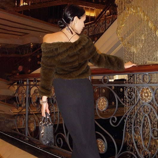 Blusa Holgada Elegante con Hombros Descubiertos - Image 22