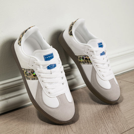 Tenis Casuales Blancos con Estampado Leopardo y Cordones para Mujer - Image 2