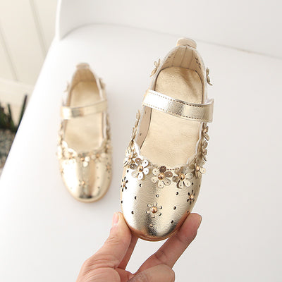 Zapatos Infantiles de Cuero con Flores Caladas - Suela Suave Princesa - Image 9