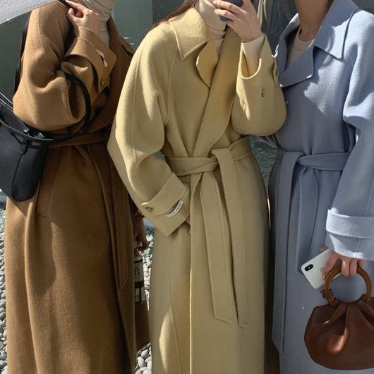 Abrigo de Lana con Solapa Elegante y Minimalista