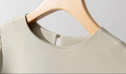Vestido de Seda Minimalista y Elegante para Mujer - Image 14