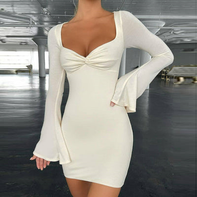 Vestido Entallado con Cuello Cuadrado y Mangas Acampanadas - Image 9
