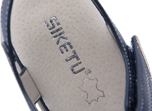 Sandalias Deportivas de Cuero para Mujer con Cuña Ligera y Velcro - Image 8