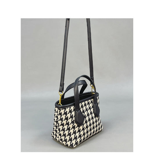 Bolsa Mensajera Houndstooth Asimétrica de Moda - Image 10