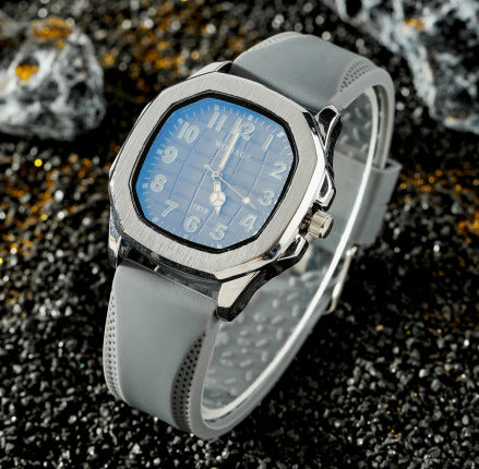 Reloj de Cuarzo Elegancia Diamantada con Corona Estrellada Lujo Accesible