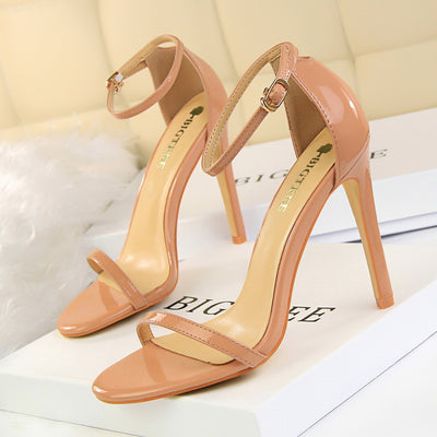 Sandalias de Tacón Alto en Charol Brillante para Verano - Image 5
