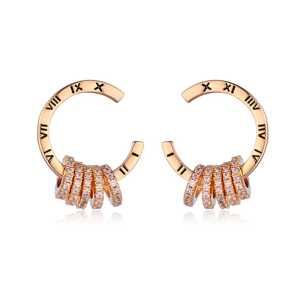Aretes Personalizados con Números Romanos y Circonita - Elegancia Minimalista - Image 4