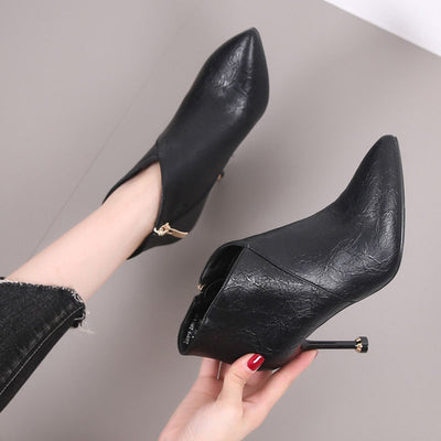 Botas Stiletto Punta Afilada Estilo Británico en Nude - Image 12