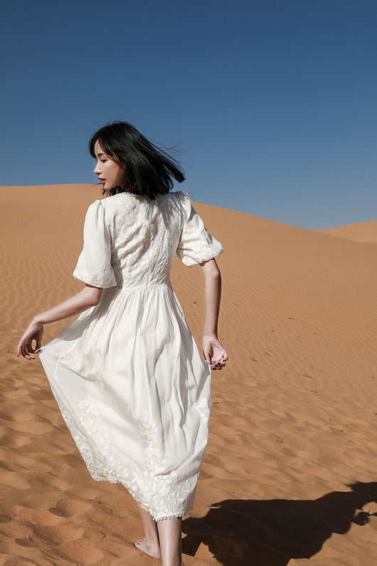 Vestido Blanco de Playa con Mangas Abullonadas - Perfecto para Vacaciones - Image 18