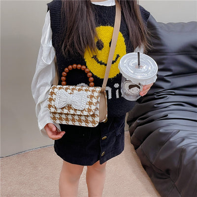 Bolso Crossbody Cuadros Marrones con Detalle Pearl - Image 3