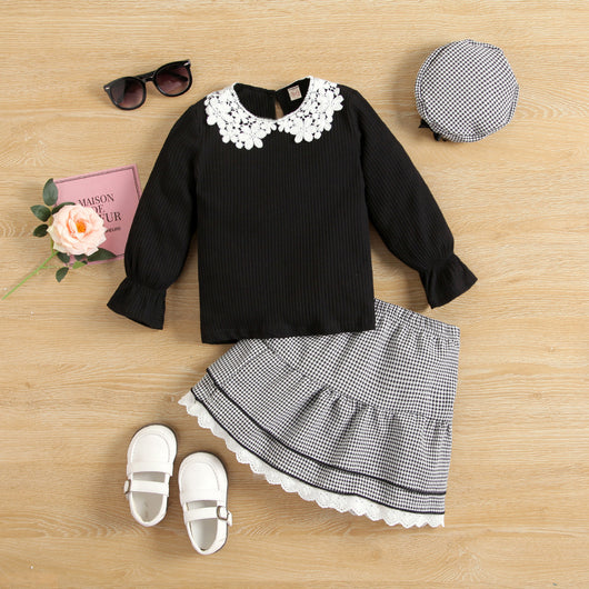 Conjunto Infantil 3 Piezas: Blusa de Encaje, Falda Cuadrillé y Gorro - Image 4