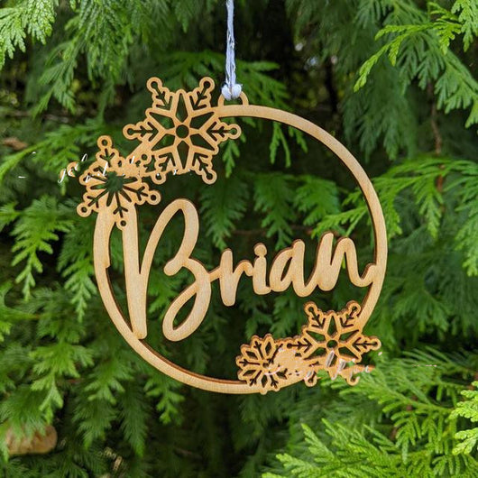 Adornos Navideños Personalizados con Etiqueta de Regalo - Image 4