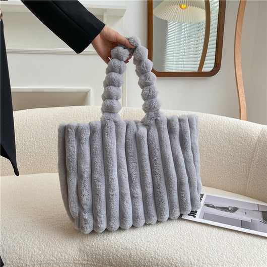 Bolso de Hombro Amplio con Capacidad Grande y Diseño Moderno en Peluche - Image 3