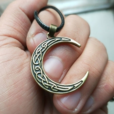 Collar Elegante con Dije Luna Chapado en Oro - Aleación de Zinc - Image 7
