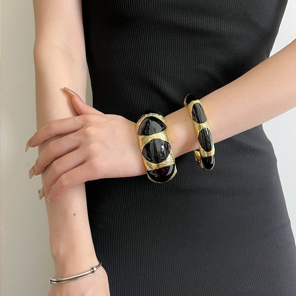 Pulsera Ovalada Retro Francesa Esmaltada Negro Oro con Técnica de Óleo Artístico