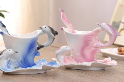 Taza de Café Delfín de Porcelana Lang Pintada a Mano con Platillo - Image 4