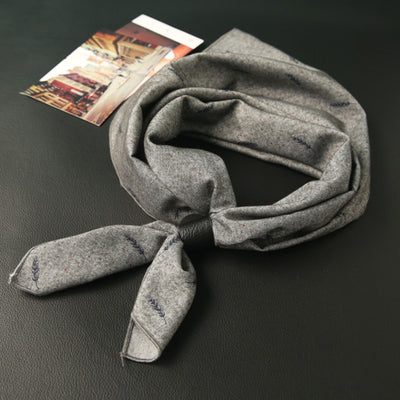 Pañuelo Cuadrado Británico para Mujer - Diseño de Moda Clásico - Image 13