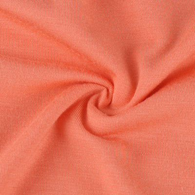 Playera Arcoíris con Cuello Redondo y Jeans Desgastados - Image 18