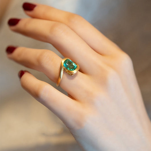 Anillo de Esmeralda Natural en Plata 925 con Acabado Mate