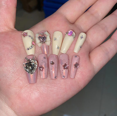 Uñas Postizas de Lujo con Adhesivo - Aplicación Instantánea