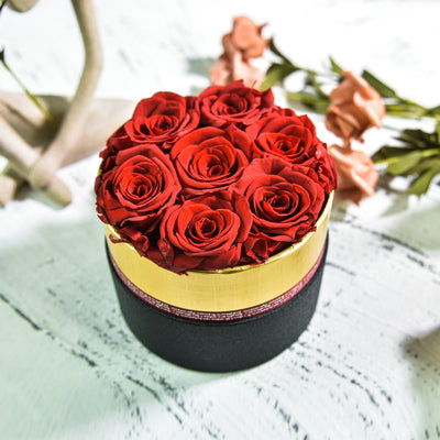 Caja de Regalo Navideña con Rosas Preservadas Hug Bucket - Image 2