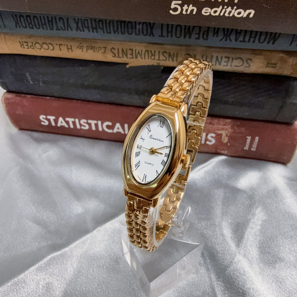 Reloj de Cuarzo Dorado Retro con Malla Ovalada - Elegancia Atemporal