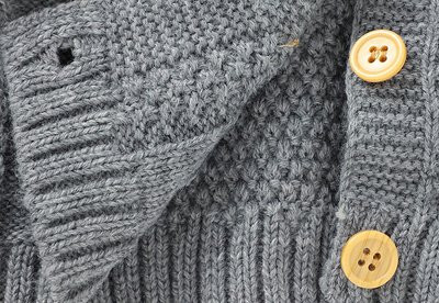 Romper Tejido a Mano en Lana Merino con Diseño de Burbujas Triangulares - Image 15