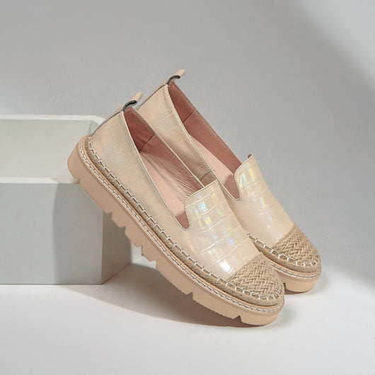 Zapatos de Cuero Charolado con Punta Redonda - Image 3