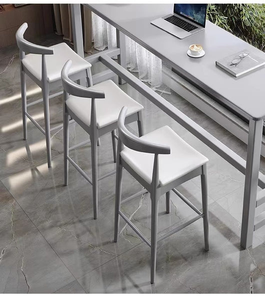 Taburete Minimalista Nórdico en Madera Maciza con Detalles en Cuerno - Image 20