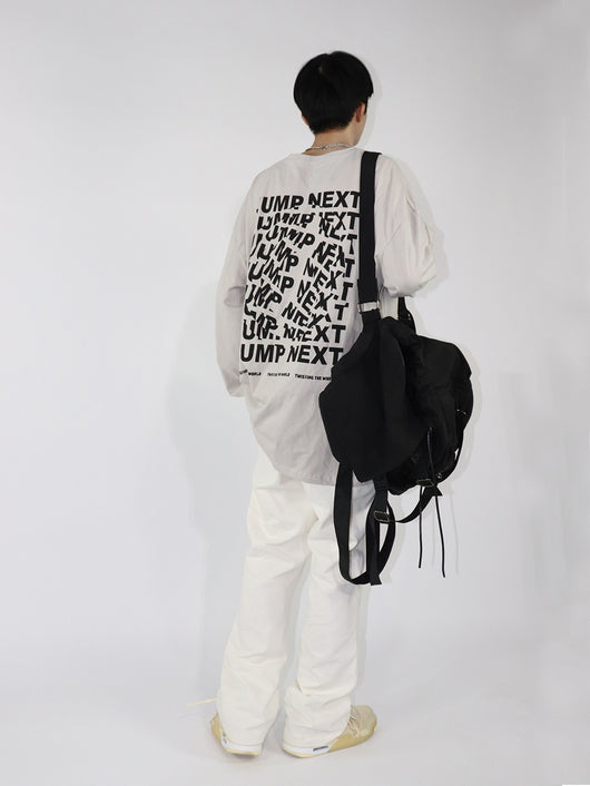 Playera Unisex Manga Larga Cuello Redondo Estampado Vórtice de Letras - Image 3