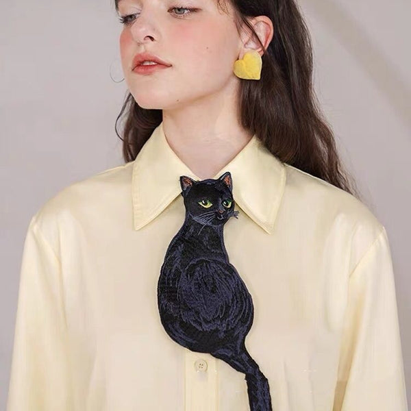 Corbatín Gato Negro Retro para Mujer - Diseño Vintage Minimalista - Image 3