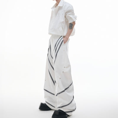 Pantalón Plisado con Detalles Metálicos y Remaches - Image 18