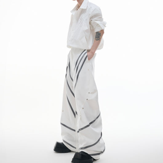 Pantalón Plisado con Detalles Metálicos y Remaches - Image 18