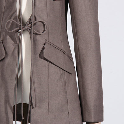 Blazer Asimétrico con Escote V y Detalles Calados - Image 14