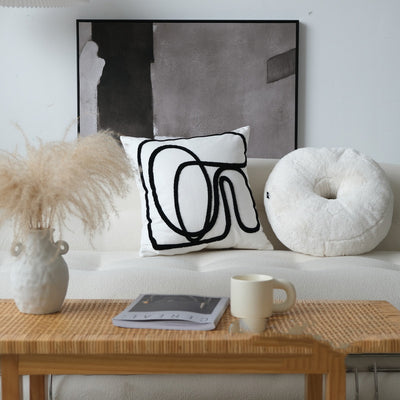 Almohada Decorativa Bordada con Líneas Geométricas Blancas y Negras - Image 6